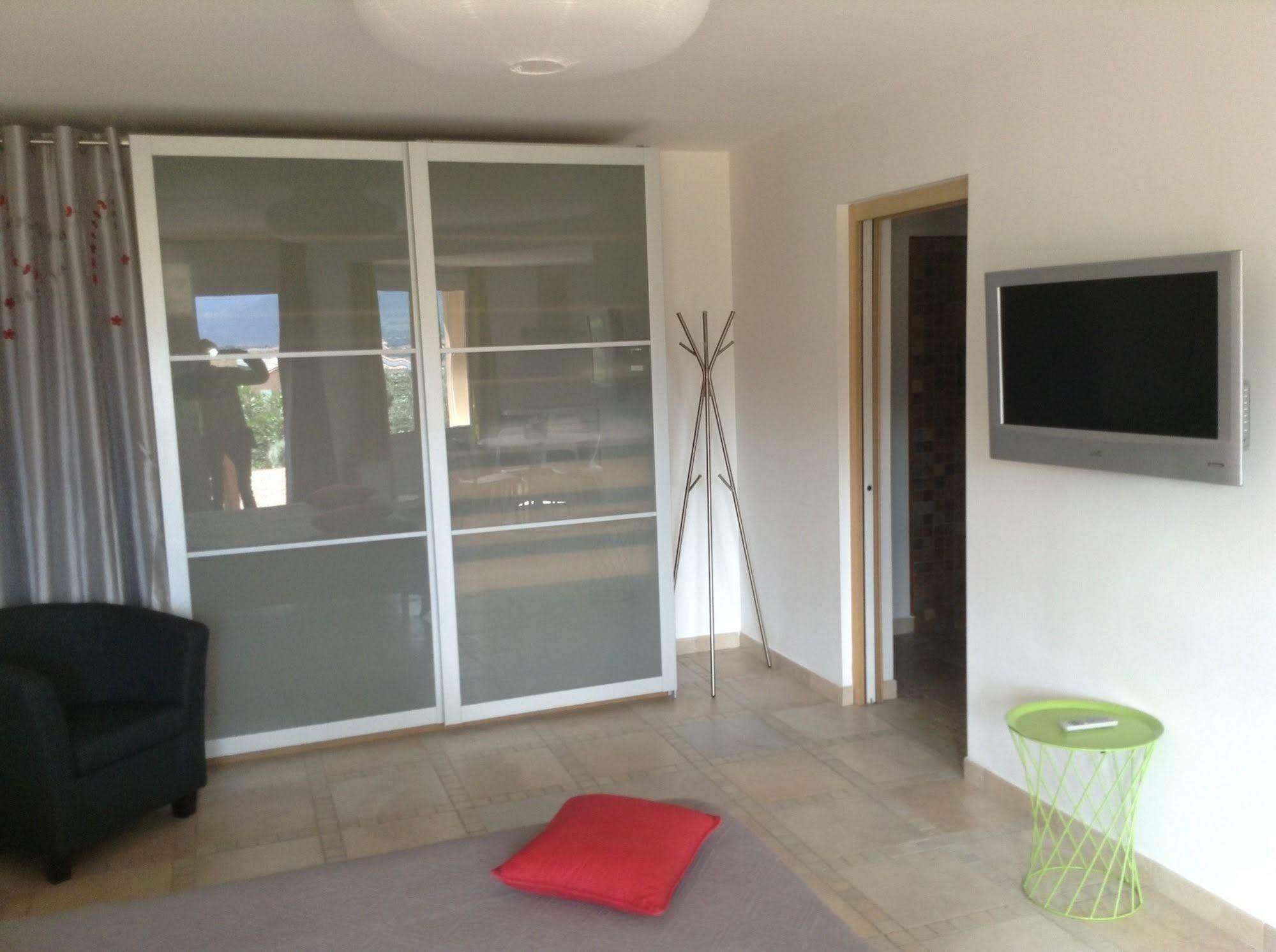 Residence Terra Thea โพรพริอาโน ภายนอก รูปภาพ
